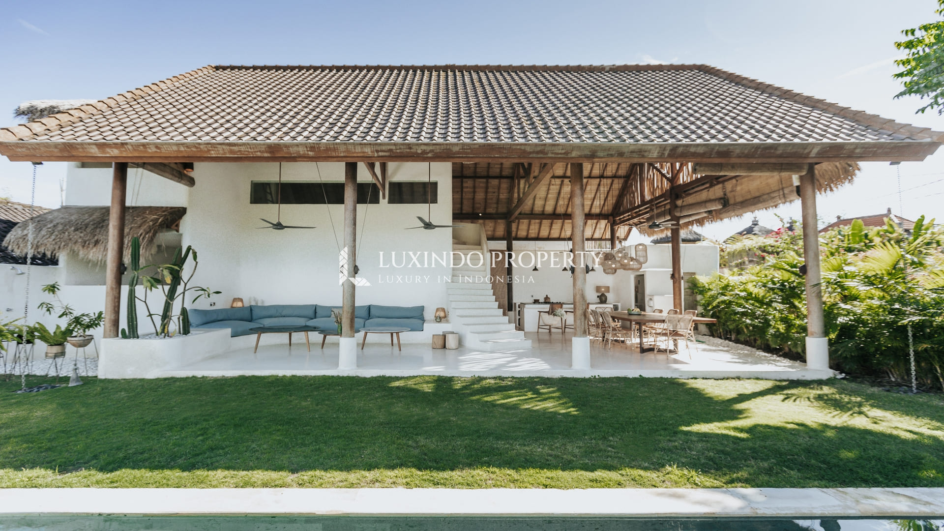 SESEH – VERSATILE 4BR DUAL-VILLA NEAR THE SURF (LHV1013)